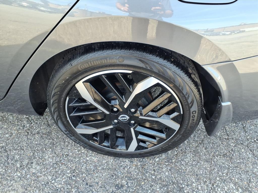 2023 Nissan Versa SR