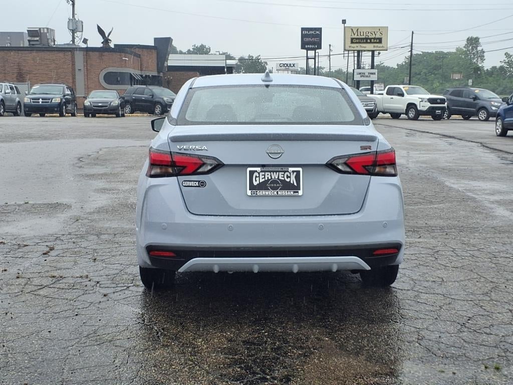 2024 Nissan Versa SR