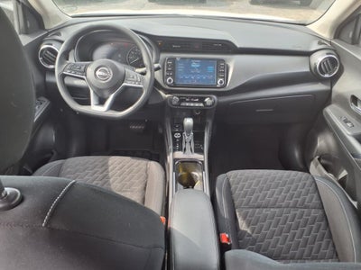 2022 Nissan Kicks SV