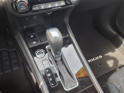 2022 Nissan Kicks SV