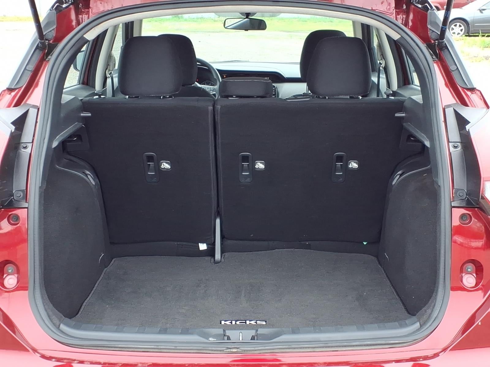 2022 Nissan Kicks SV