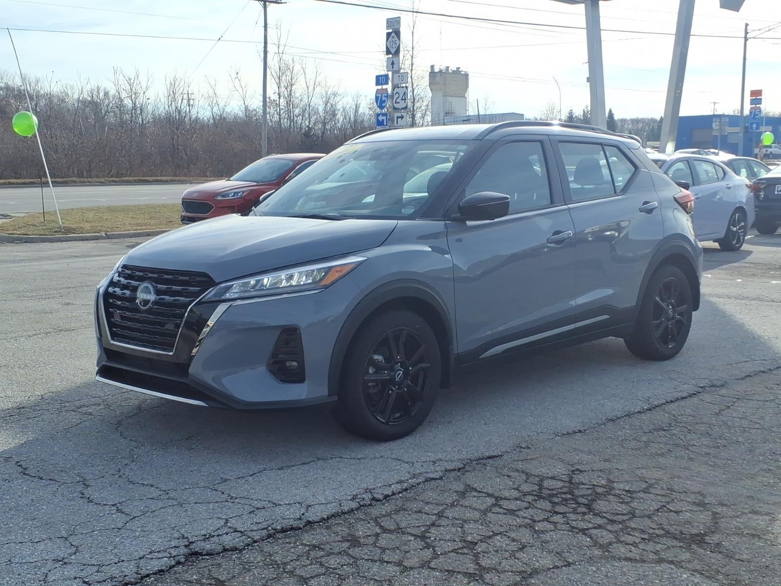 2023 Nissan Kicks SR