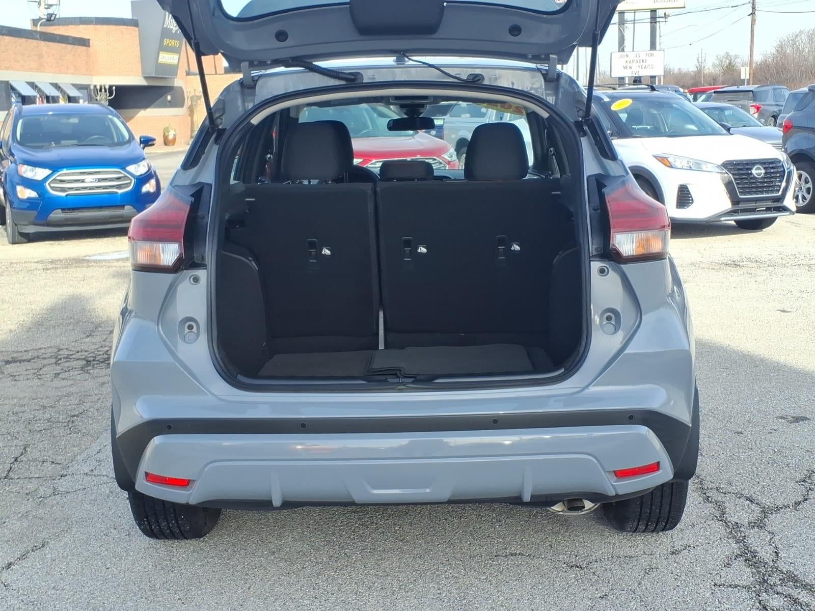 2023 Nissan Kicks SR