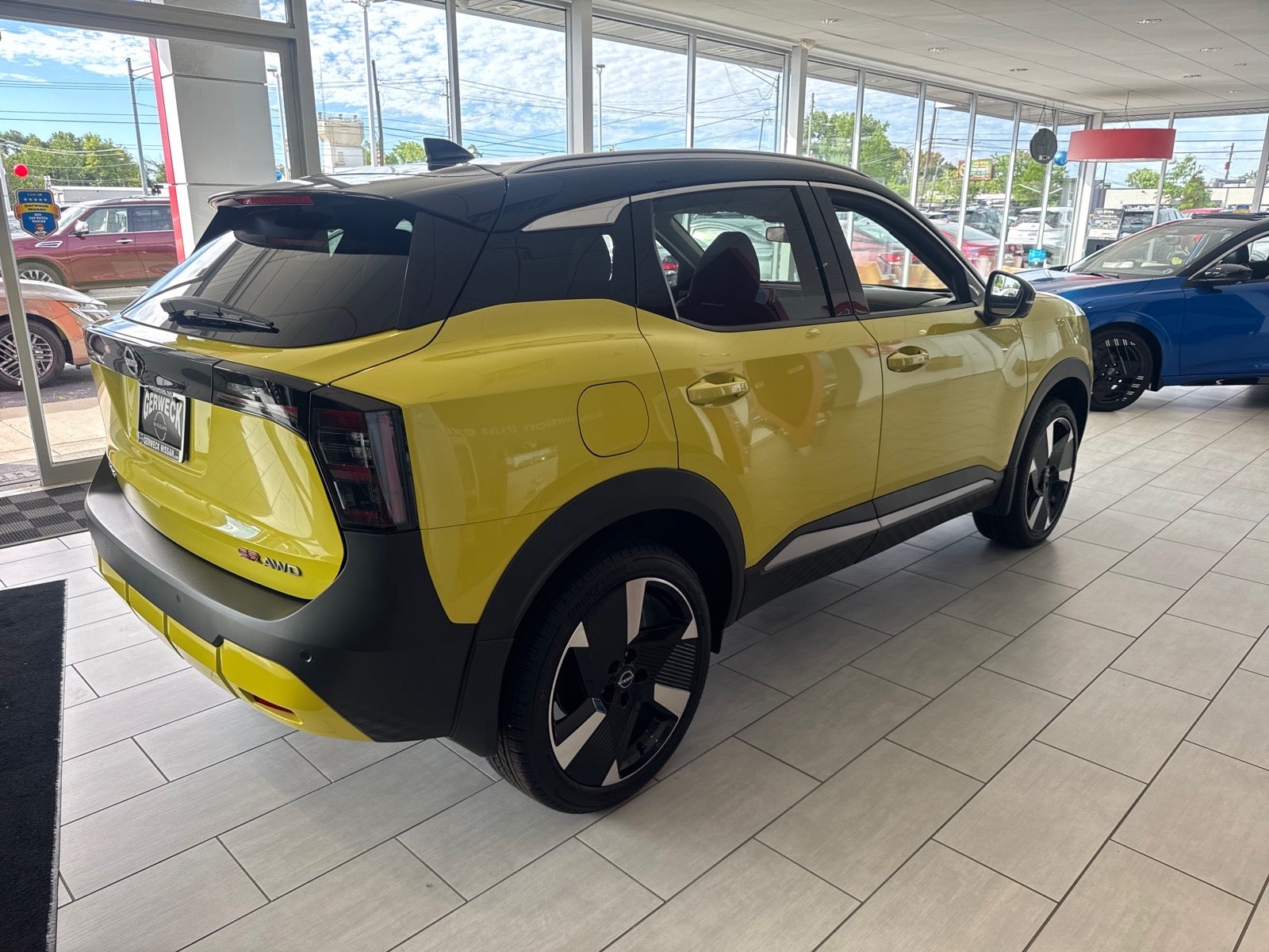 2025 Nissan Kicks SR AWD