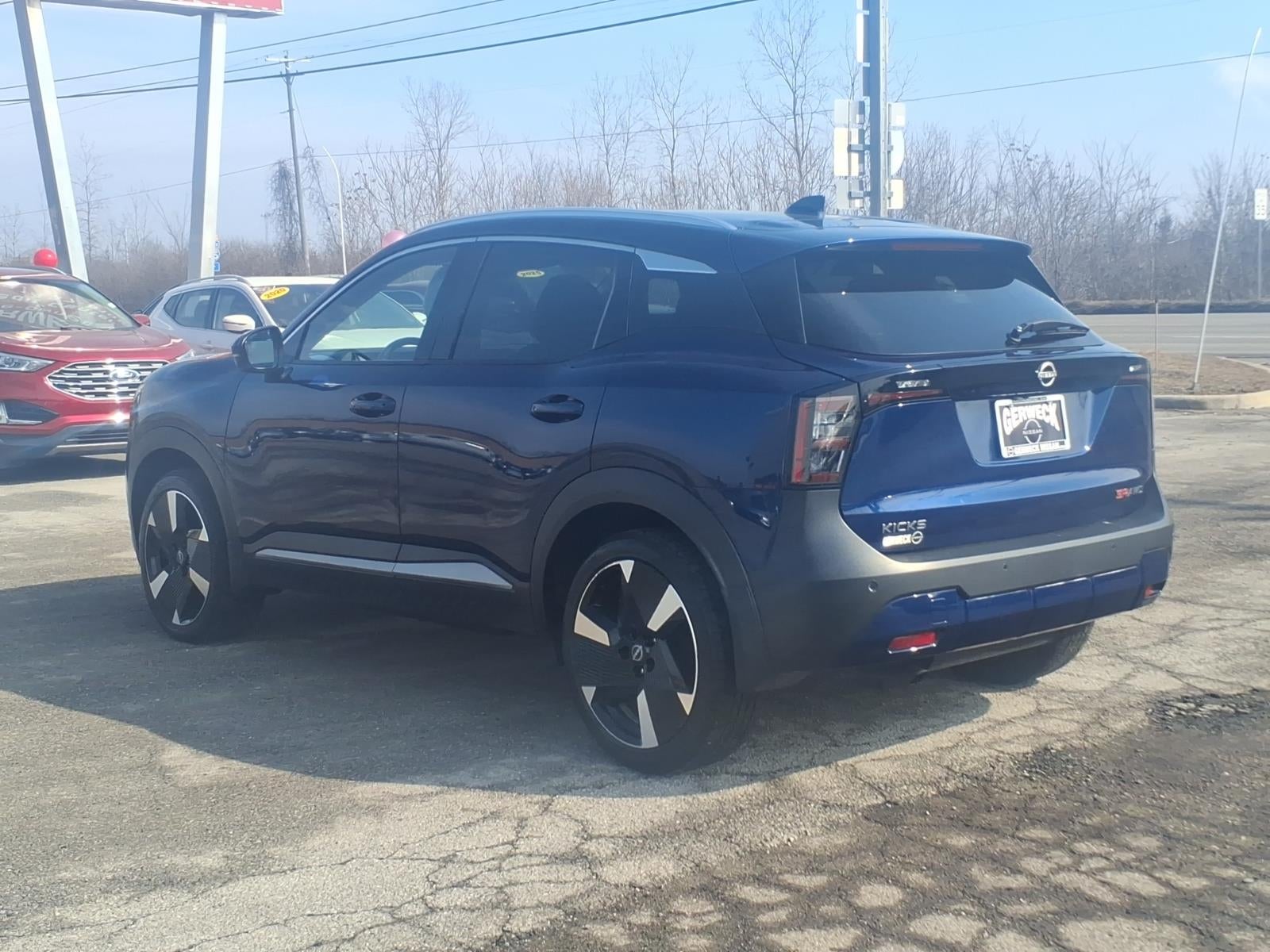 2025 Nissan Kicks SR