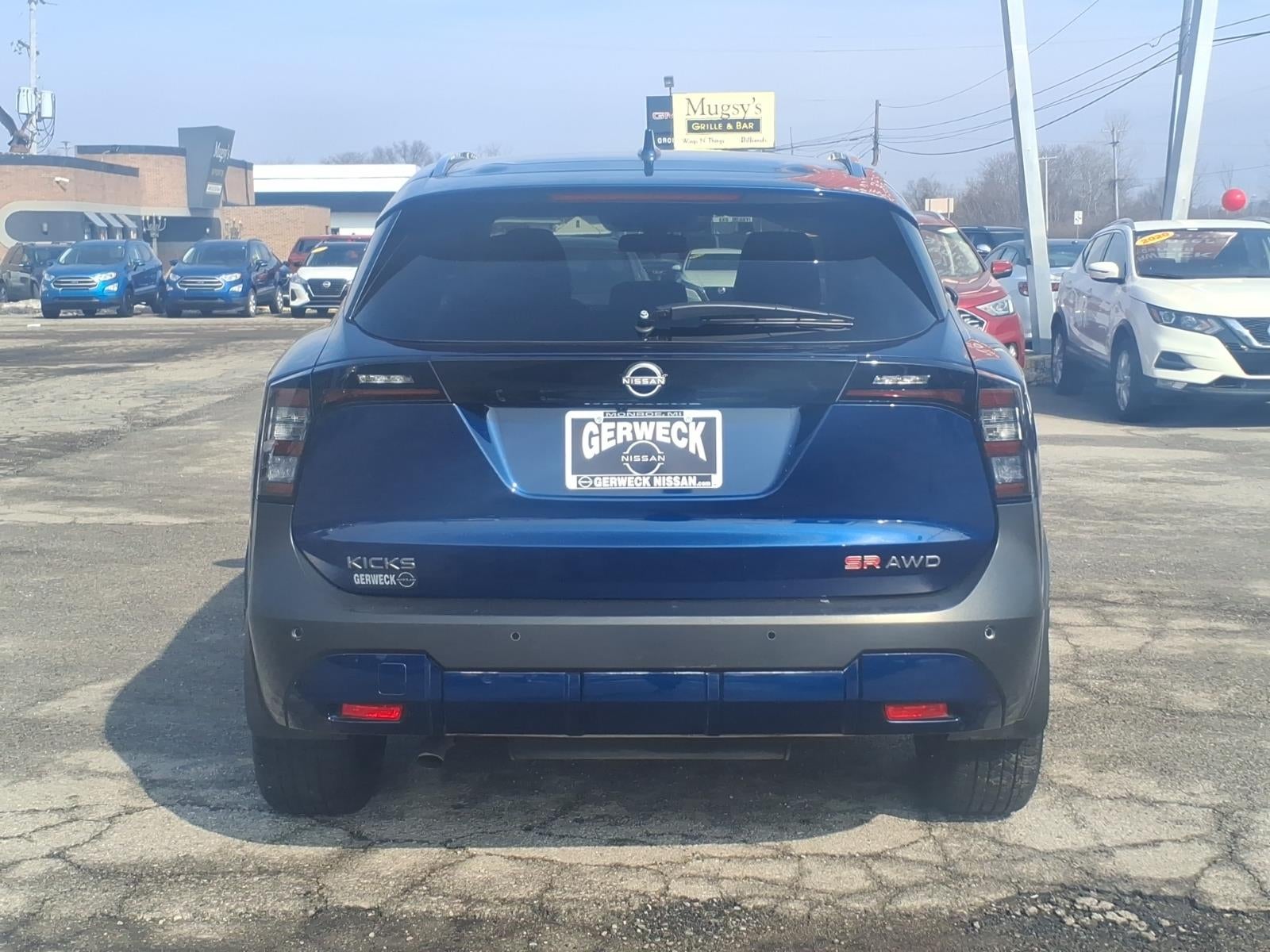 2025 Nissan Kicks SR