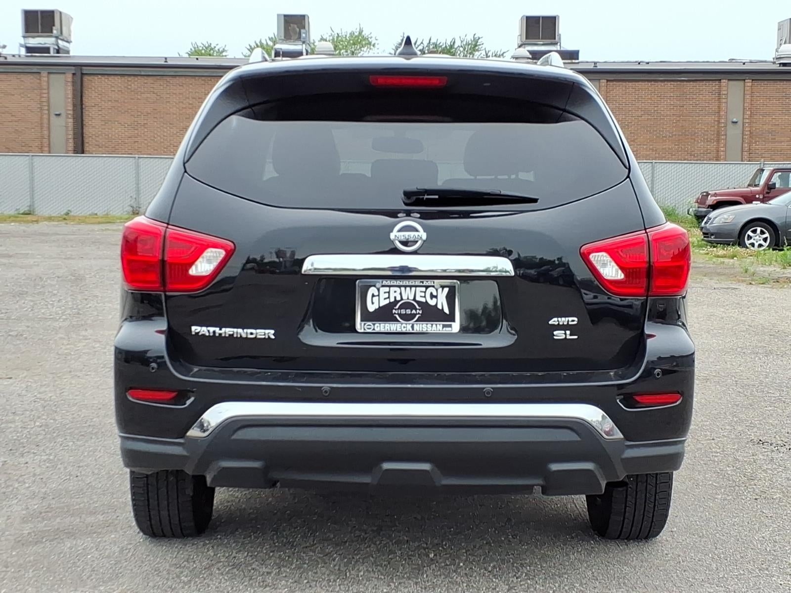 2020 Nissan Pathfinder SL