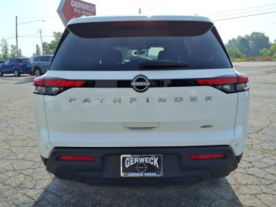 2025 Nissan Pathfinder SV