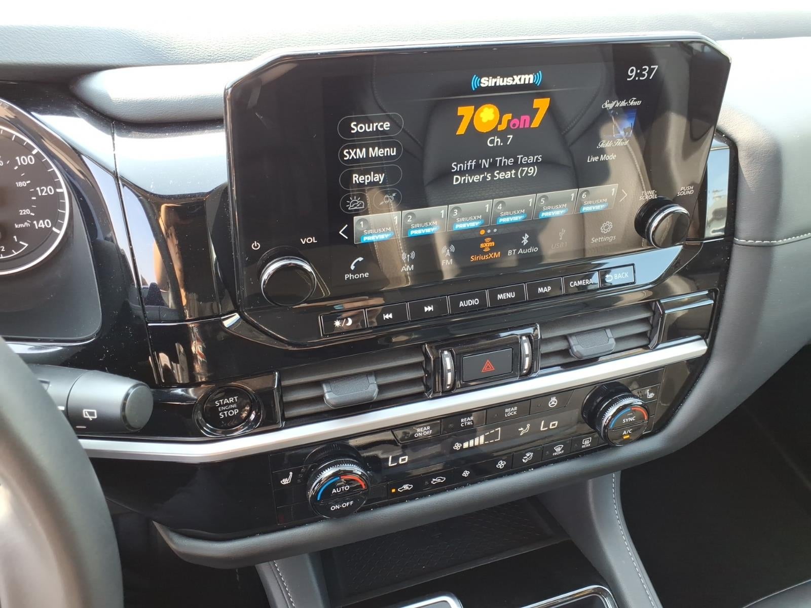 2025 Nissan Pathfinder SL