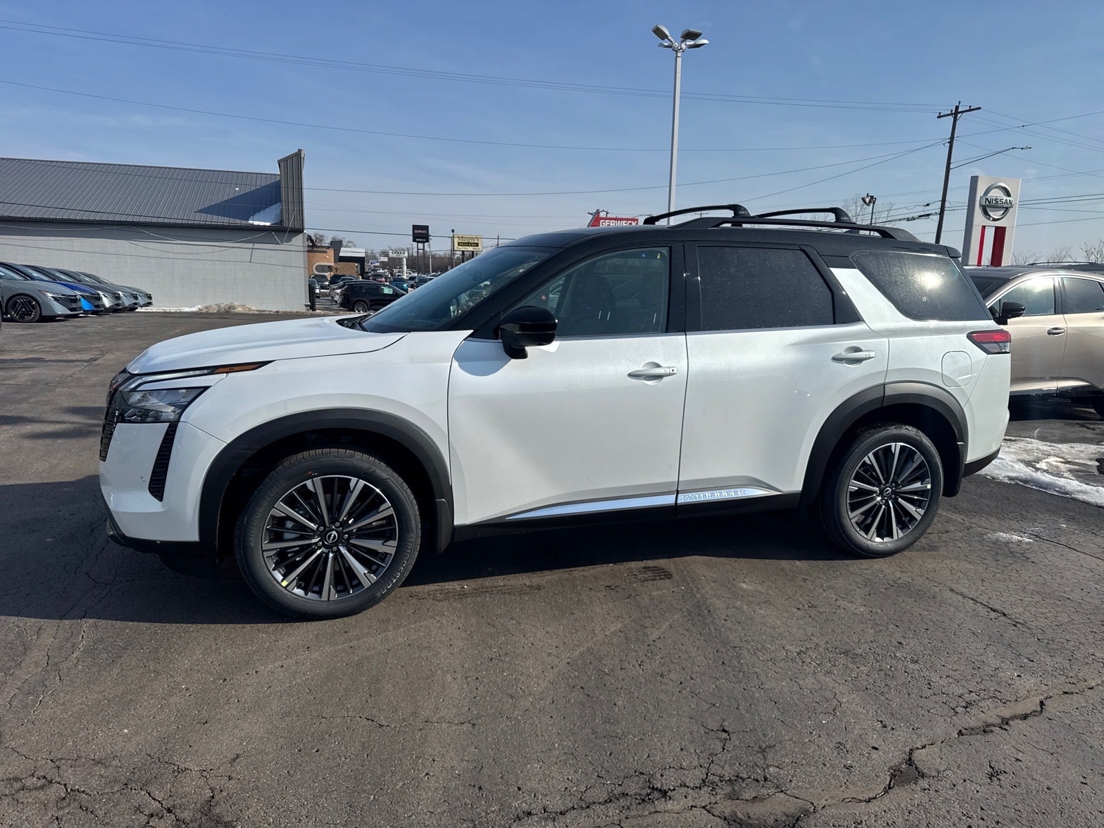 2026 Nissan Pathfinder PLATINUM 4WD