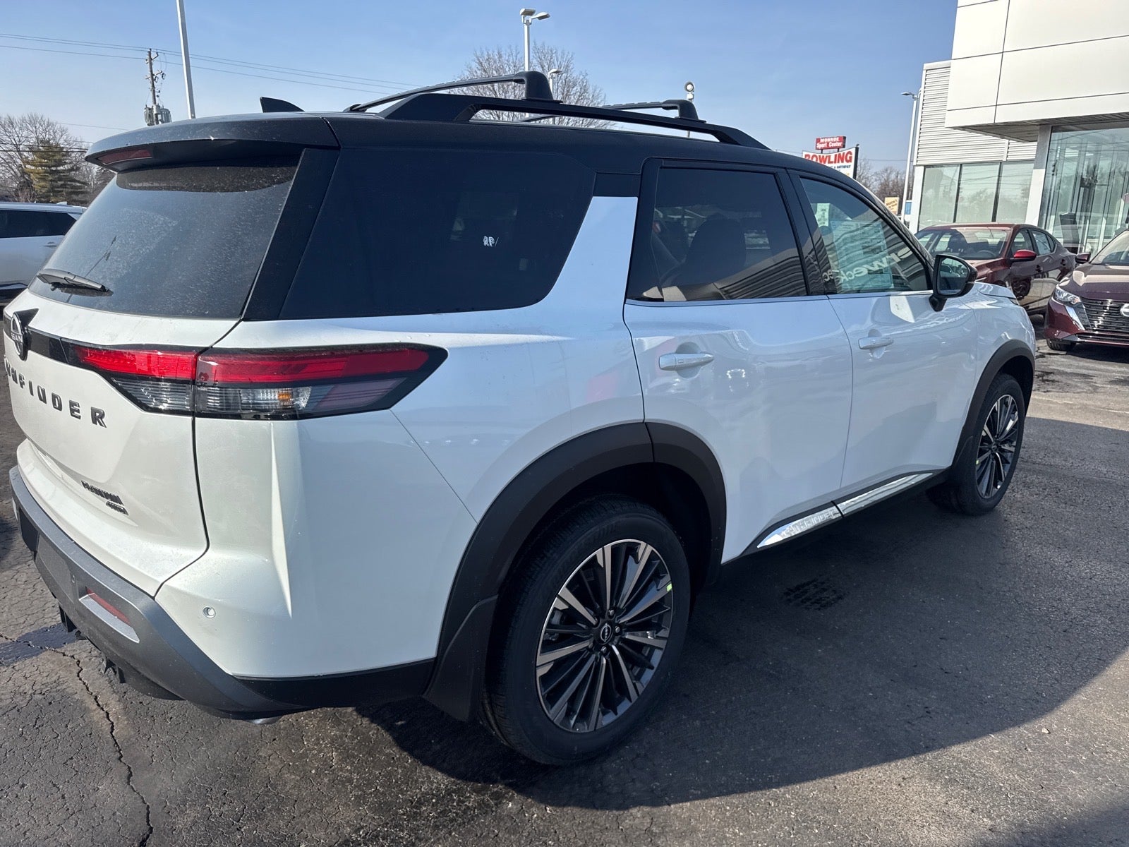 2026 Nissan Pathfinder PLATINUM 4WD